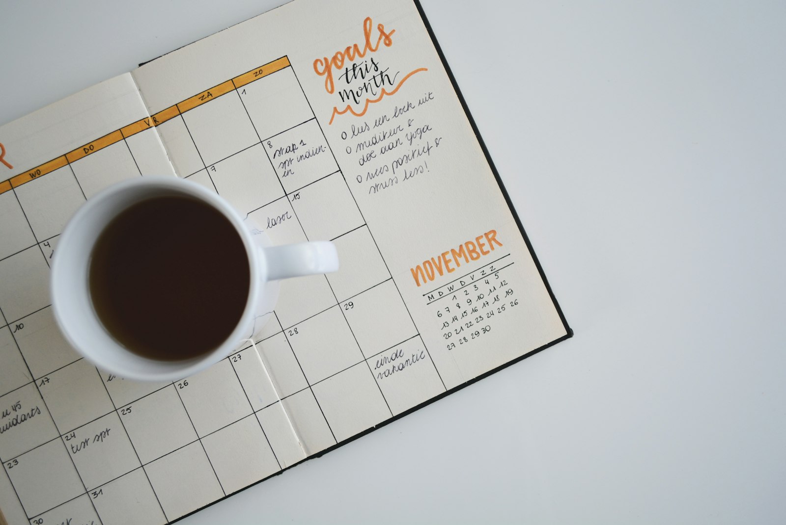 Calendrier avec des marqueurs reguliers chaque mois